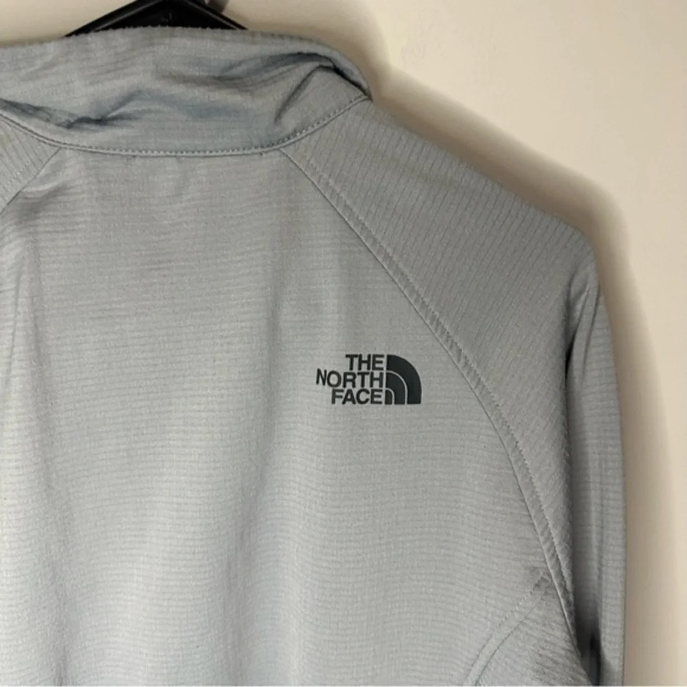 Women’s The North Face Size‎ Large Grey 1/4 Zip Lightweight Sweatshirt